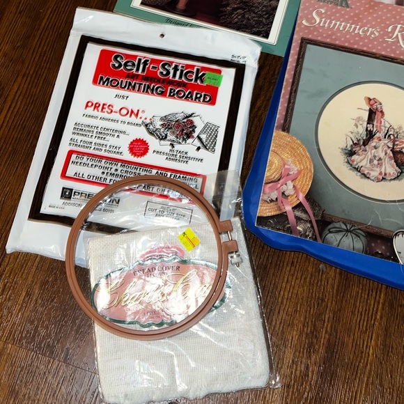 Various Counted Cross Stitch Patterns + Fabric, Embroidery Hoop, Booklets Etc. - Picture 4 of 16